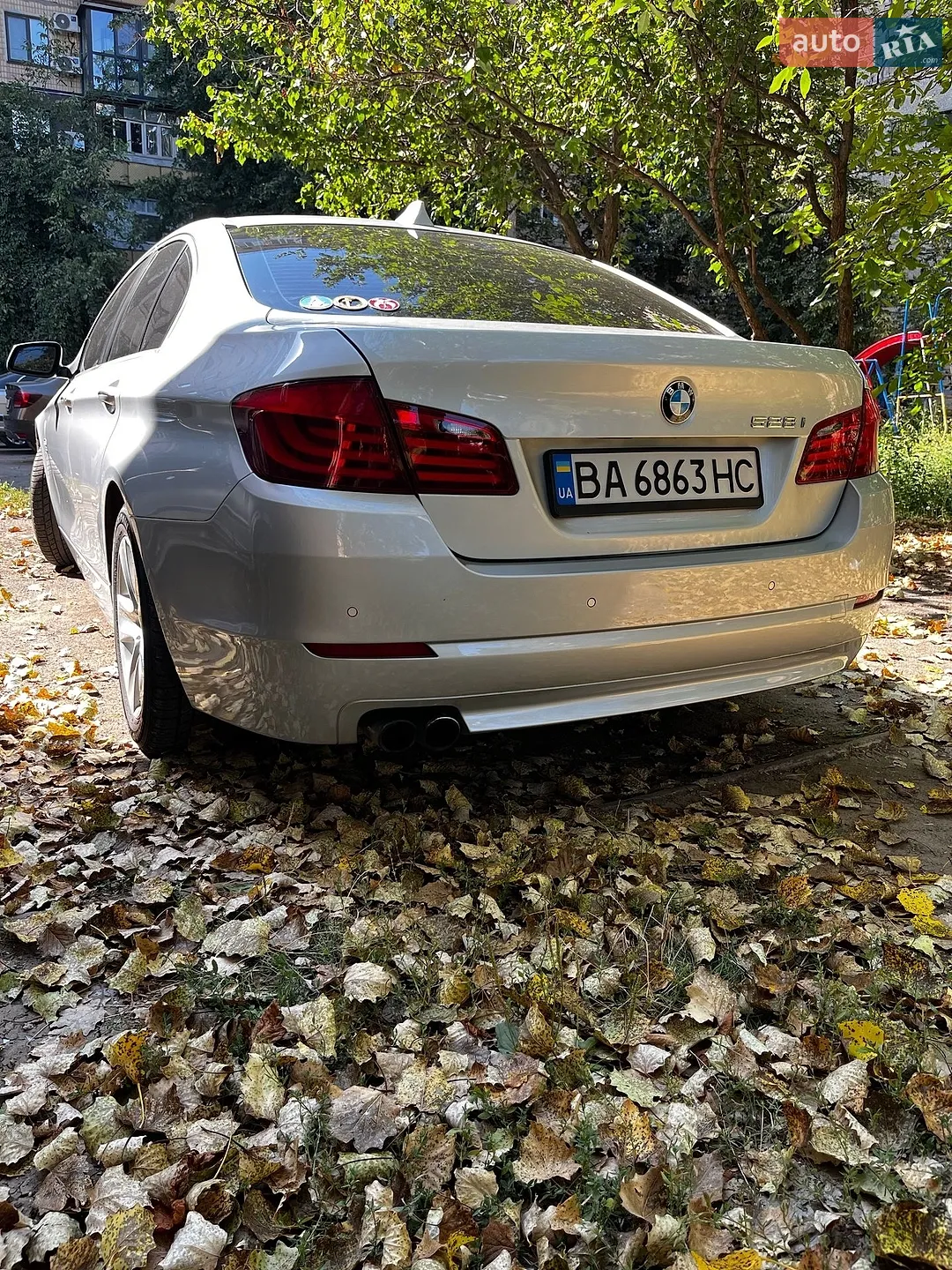 2011 BMW 5er - мініатюра 2