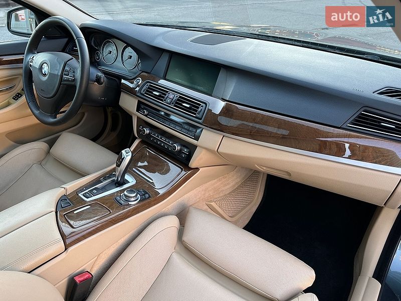 Седан BMW 5 Series 2012 в Днепре