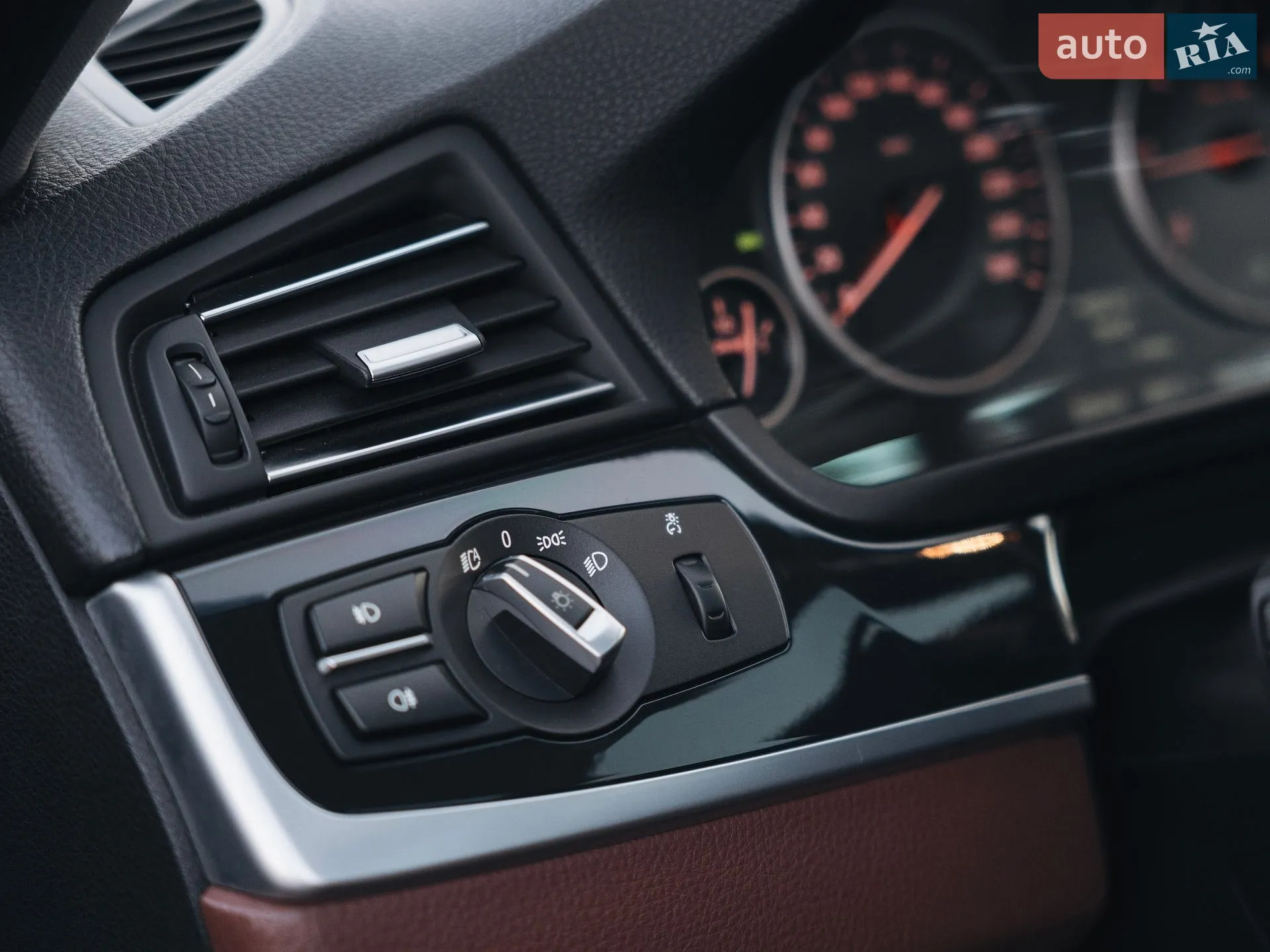 2012 BMW 5er - мініатюра 16
