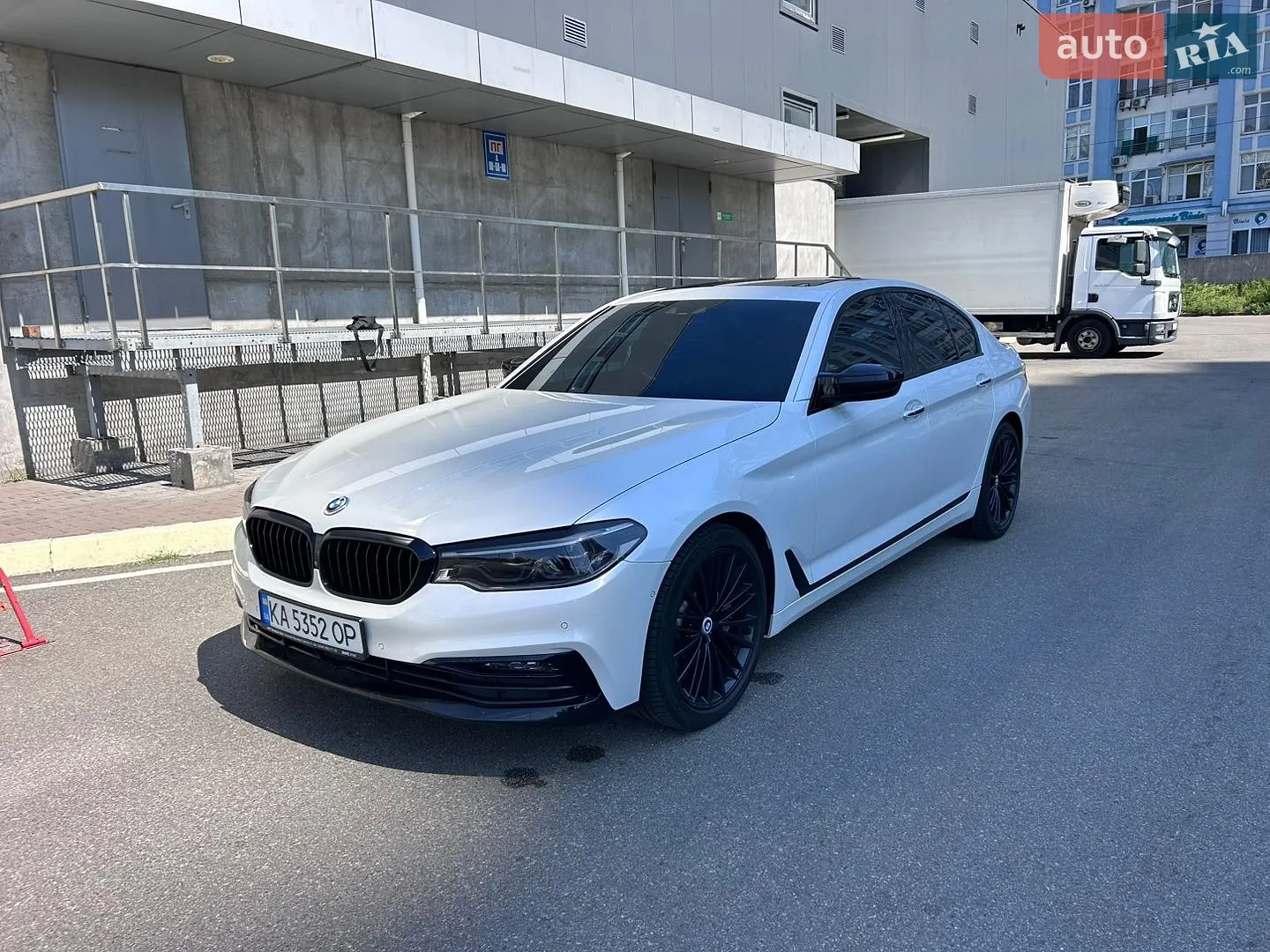 2017 BMW 5er - мініатюра 2