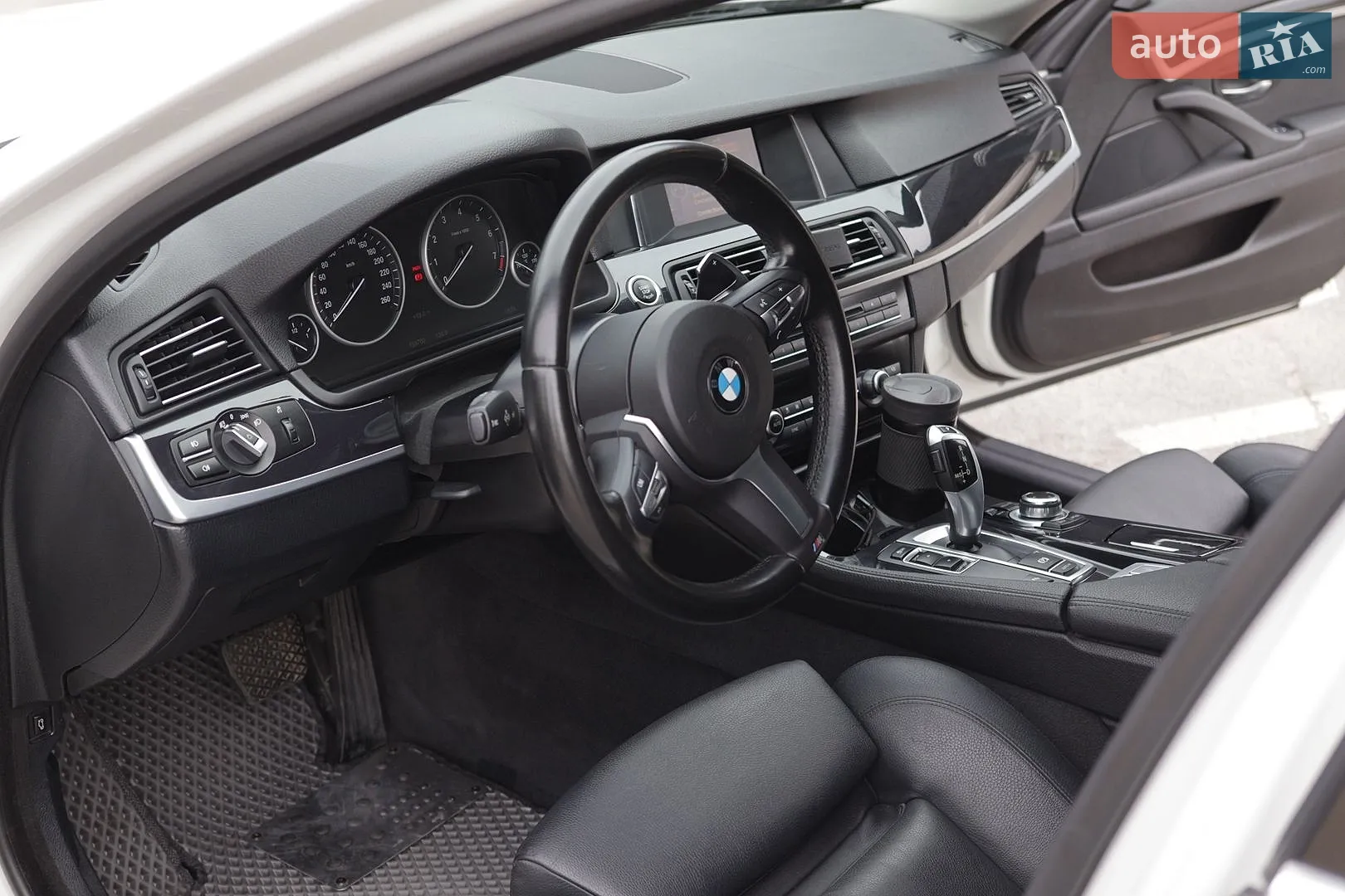 2016 BMW 5er - мініатюра 12