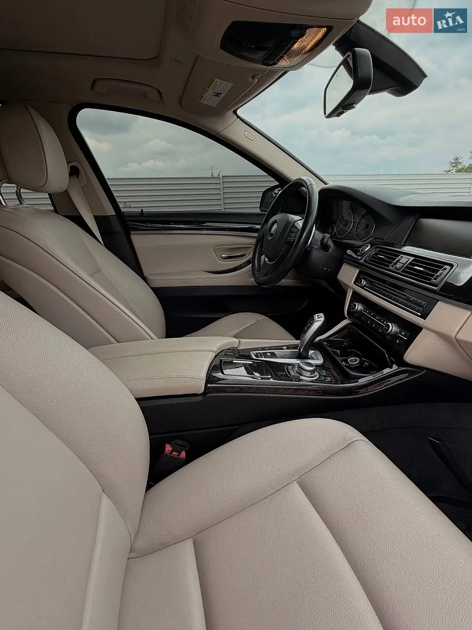 2012 BMW 5er - мініатюра 12