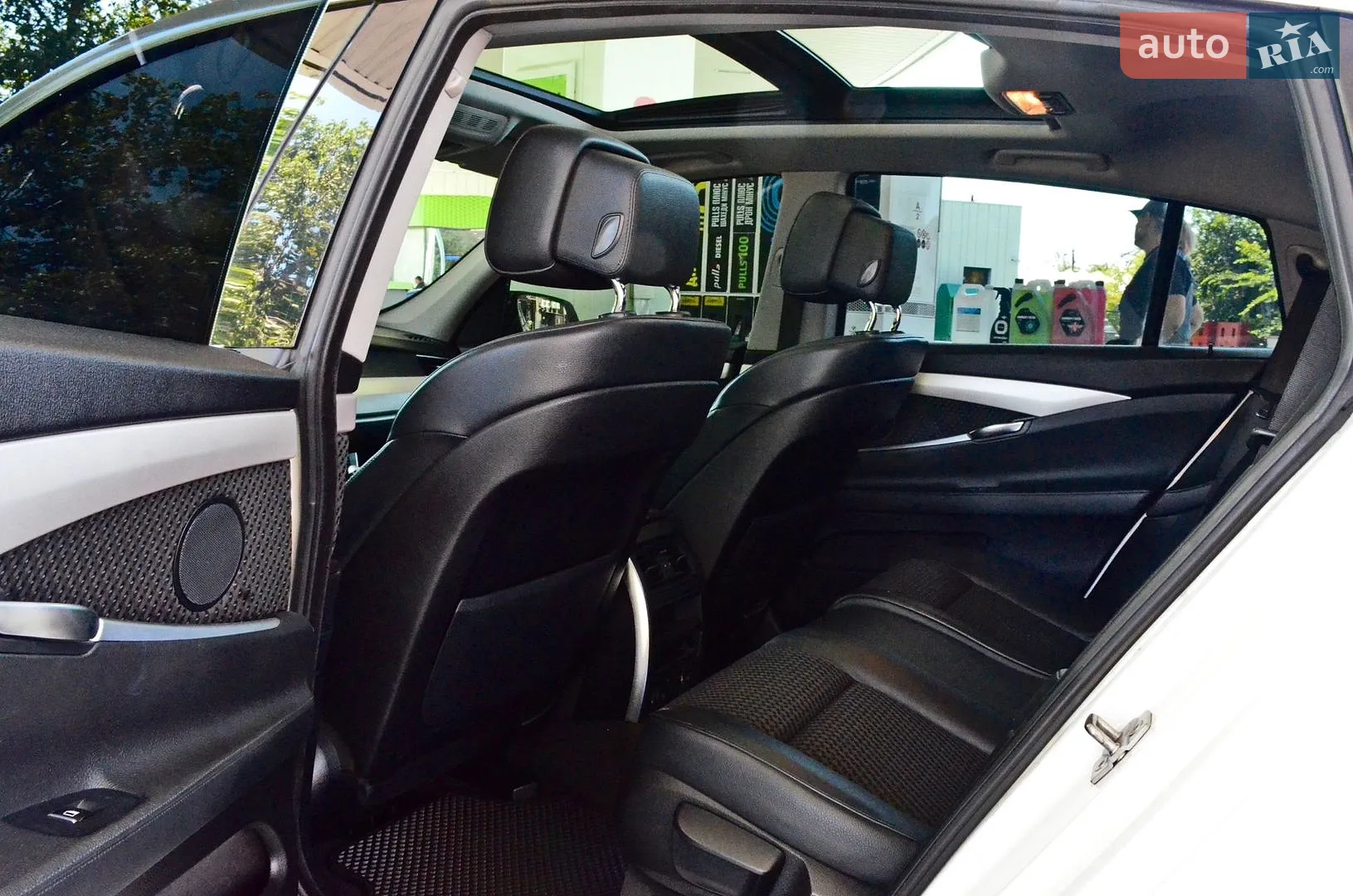 2010 BMW 5er - мініатюра 8