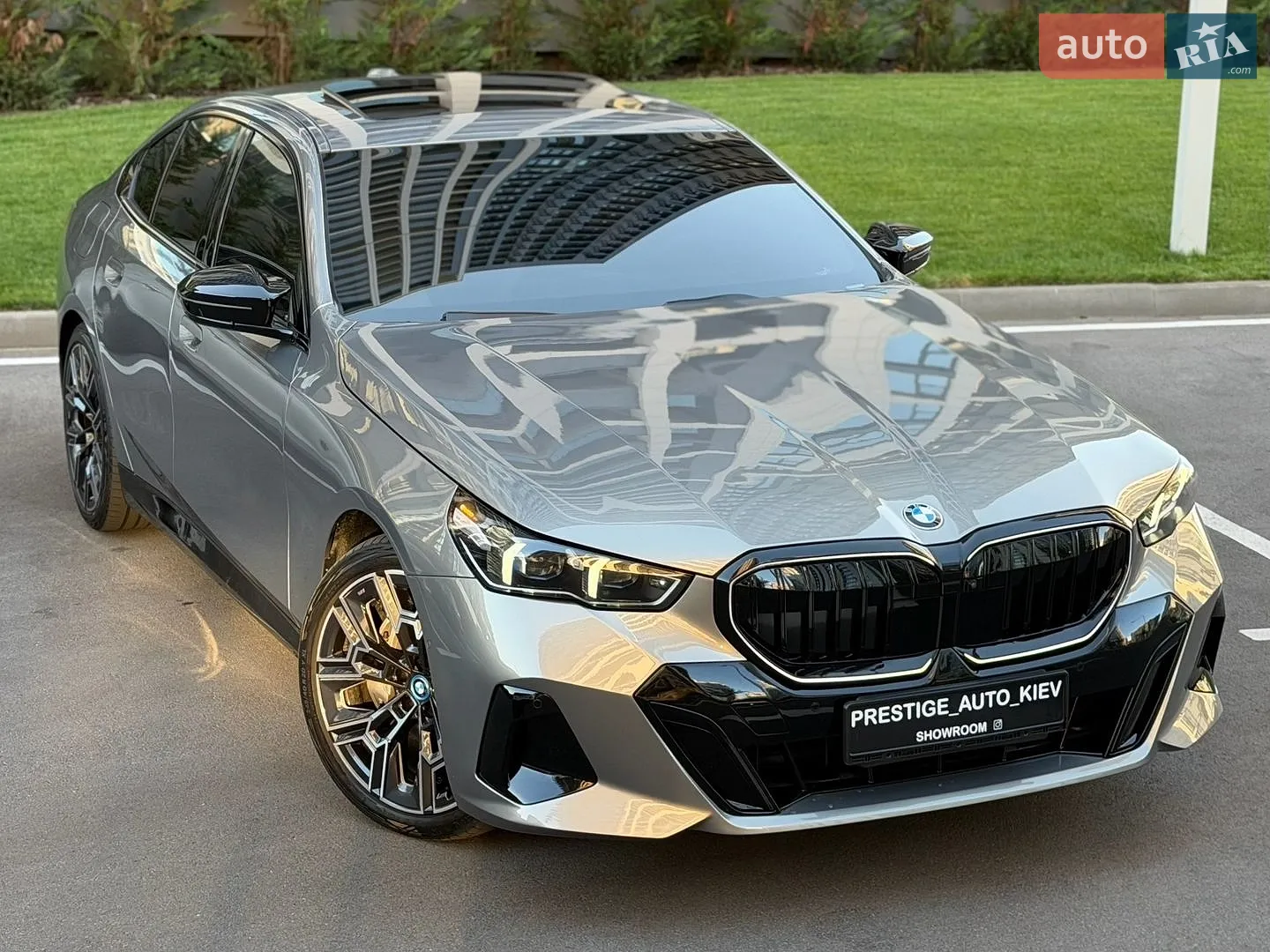 2023 BMW 5er - мініатюра 2