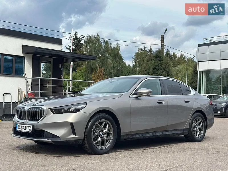 BMW 5 Series 2025