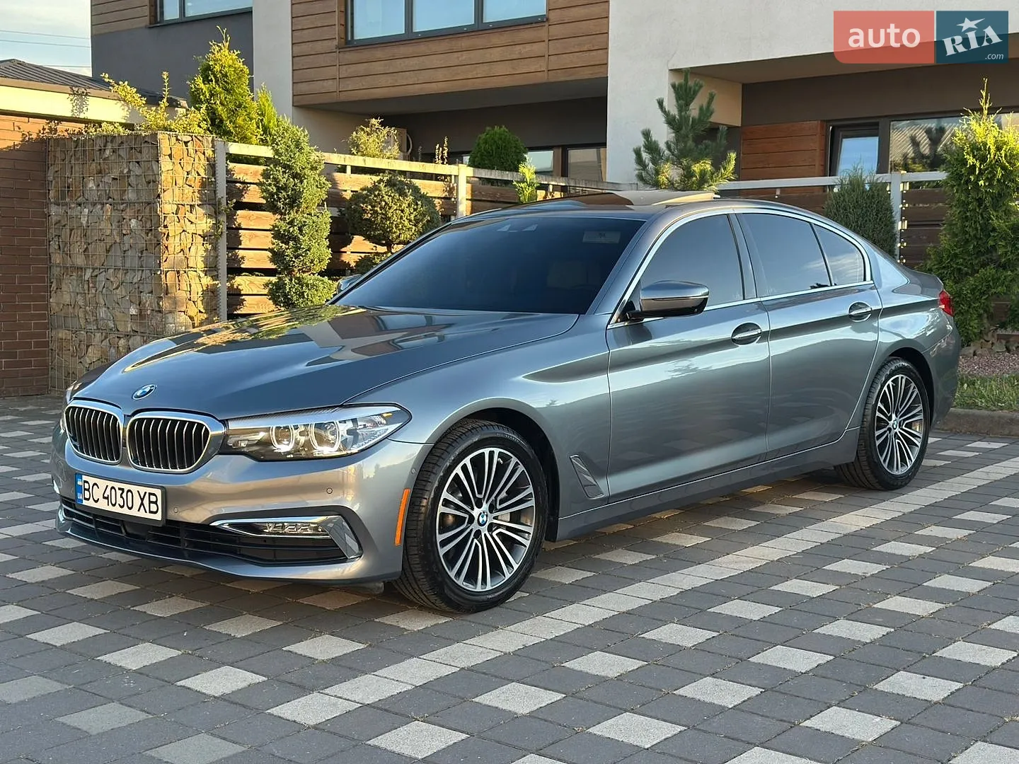 2017 BMW 5er - мініатюра 3