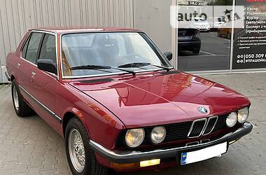Седан BMW 518 1985 в Киеве