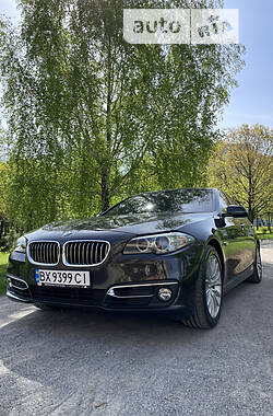 Седан BMW 520 2014 в Хмельницком
