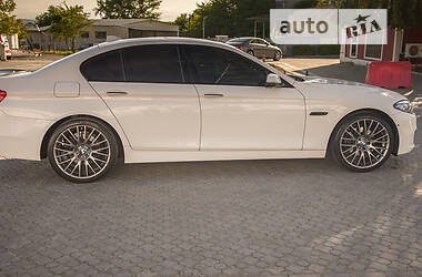 Седан BMW 520 2014 в Чернівцях