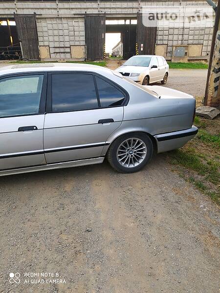 BMW 525