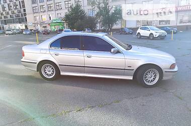 Седан BMW 528 1999 в Киеве