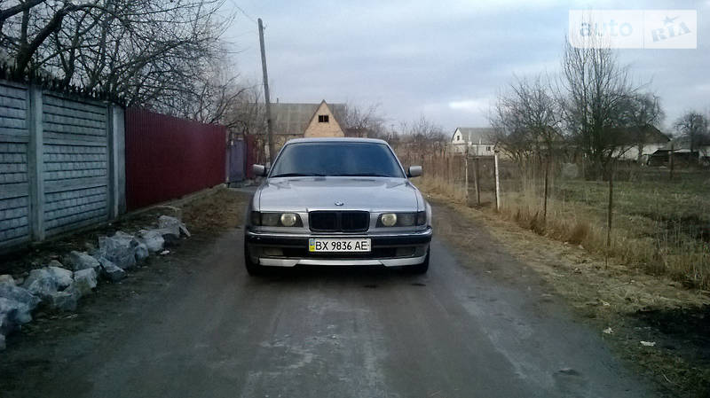 Седан BMW 7 Series 1992 в Полонном