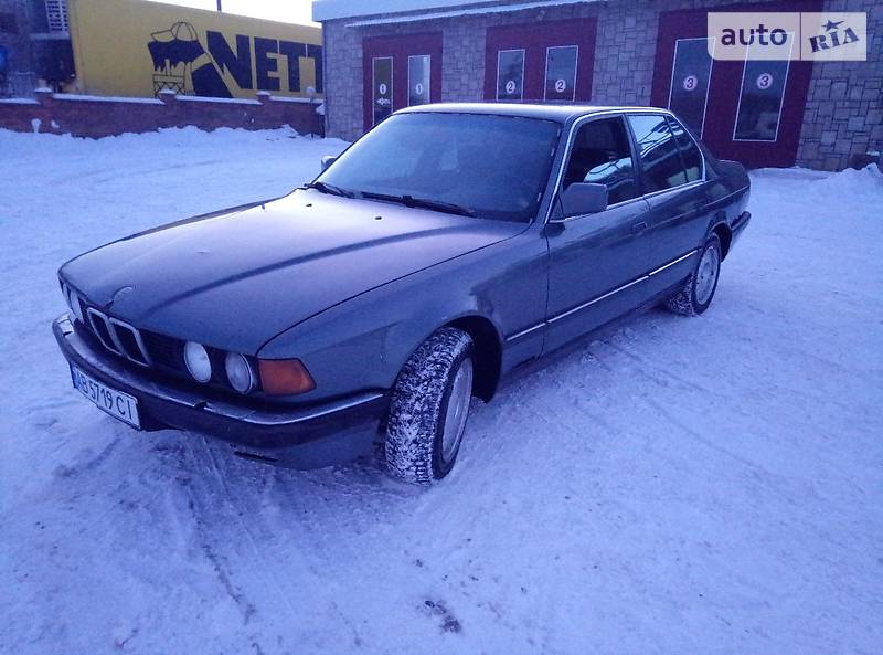 Седан BMW 7 Series 1989 в Виннице