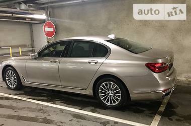 Седан BMW 7 Series 2017 в Киеве