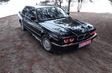 Седан BMW 7 Series 1990 в Новой Каховке