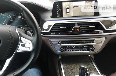 Седан BMW 7 Series 2016 в 
