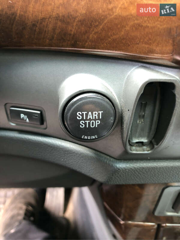 Седан BMW 7 Series 2002 в Львові