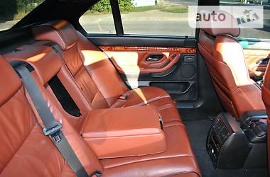 Седан BMW 7 Series 2001 в 