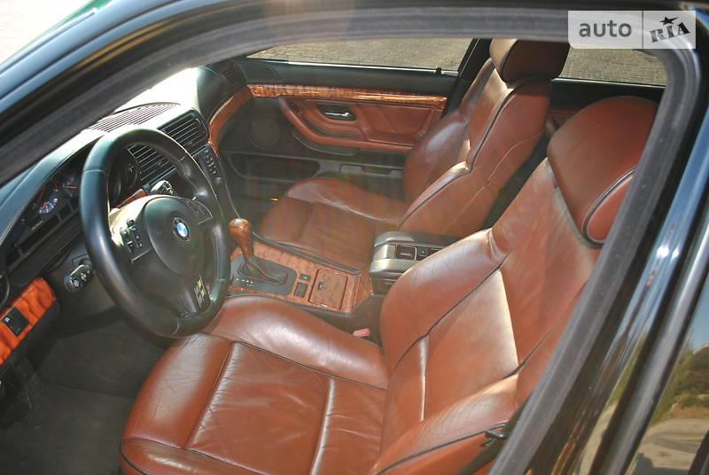 Седан BMW 7 Series 2001 в Староконстантинове