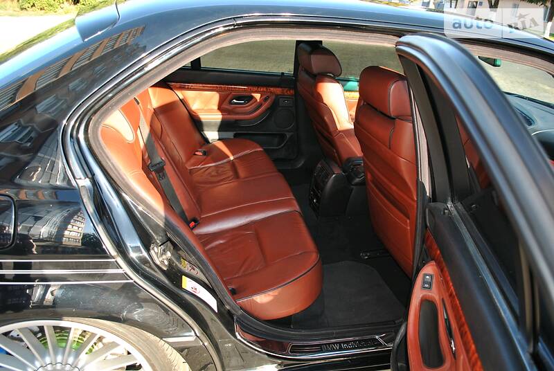 Седан BMW 7 Series 2001 в Староконстантинове