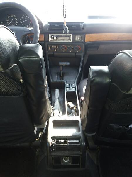 Седан BMW 7 Series 1990 в Одессе