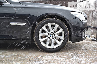 Седан BMW 7 Series 2011 в 