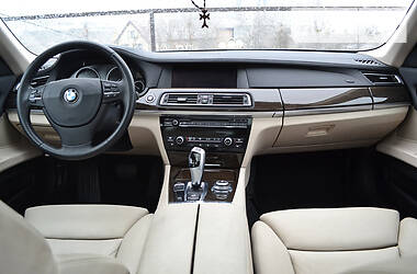 Седан BMW 7 Series 2011 в 