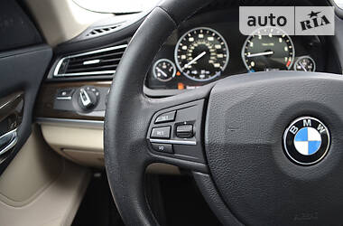Седан BMW 7 Series 2011 в 
