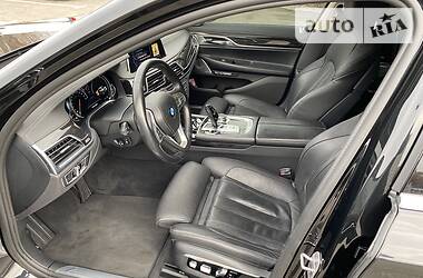 Седан BMW 7 Series 2015 в 