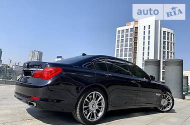 Седан BMW 7 Series 2011 в 