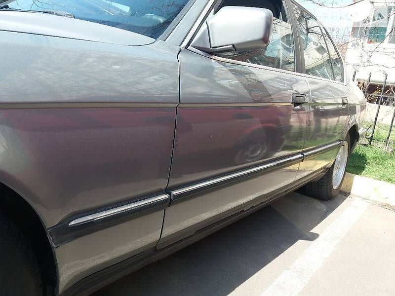 Седан BMW 7 Series 1990 в Одессе