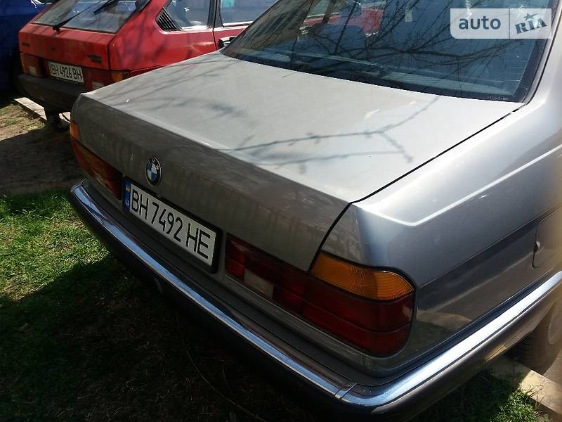 Седан BMW 7 Series 1990 в Одессе