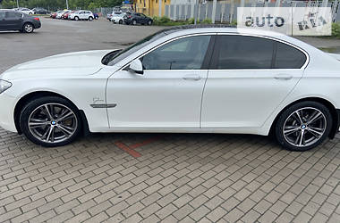 Седан BMW 7 Series 2011 в Львові