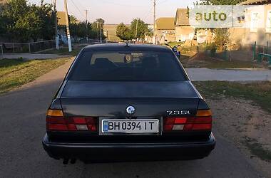 Седан BMW 7 Series 1989 в Сараті