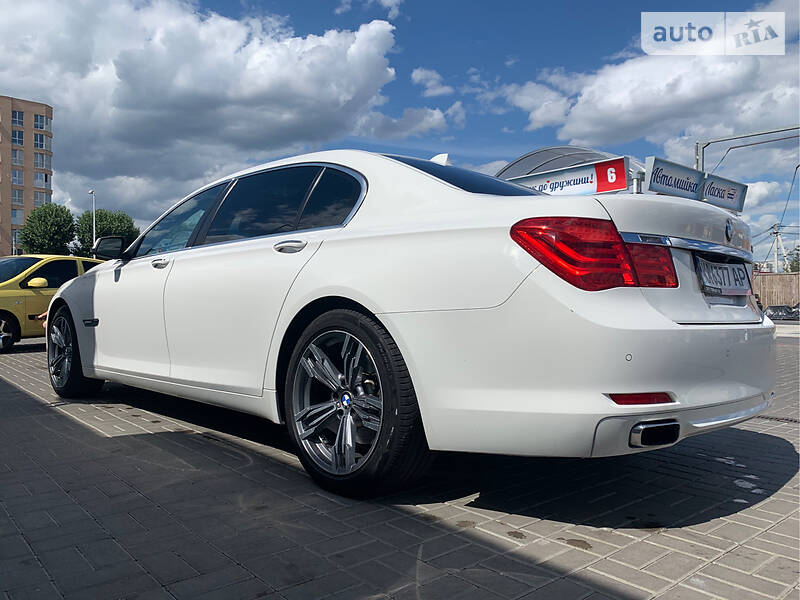 Седан BMW 7 Series 2011 в 