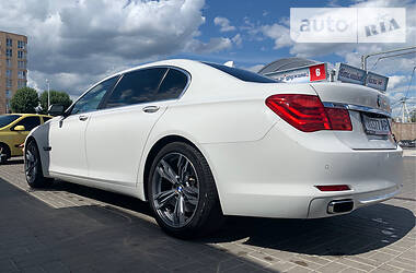 Седан BMW 7 Series 2011 в 