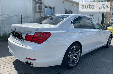 Седан BMW 7 Series 2011 в 