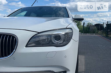 Седан BMW 7 Series 2011 в 