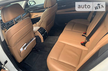 Седан BMW 7 Series 2011 в 