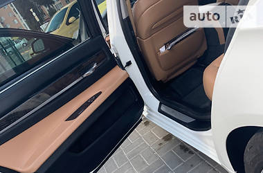 Седан BMW 7 Series 2011 в 