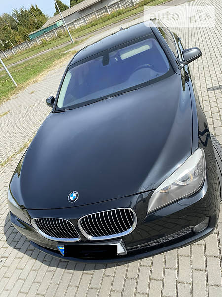 Седан BMW 7 Series 2010 в Львові