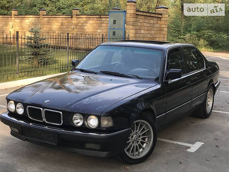Седан BMW 7 Series 1991 в Киеве