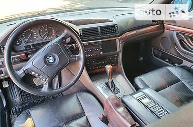 Седан BMW 7 Series 2001 в Черновцах