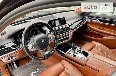 Седан BMW 7 Series 2017 в Киеве