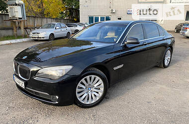 Седан BMW 7 Series 2010 в 