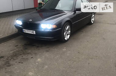 Седан BMW 7 Series 2001 в Иршаве