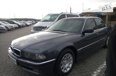 Седан BMW 7 Series 2001 в Чернівцях