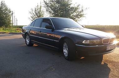 Седан BMW 7 Series 2000 в Каховке