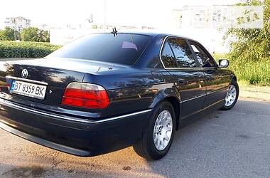 Седан BMW 7 Series 2000 в Каховке