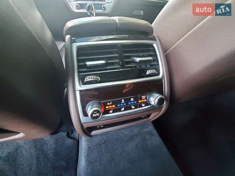 Седан BMW 7 Series 2015 в Києві